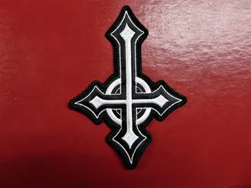 INVERTED CROSS…  Embroidered Patch  (black metal)    1181*