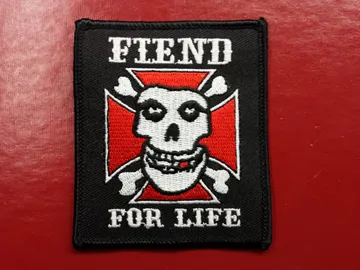 MISFITS…   Embroidered patch  (thrash punk)    U.S.A   (1777)