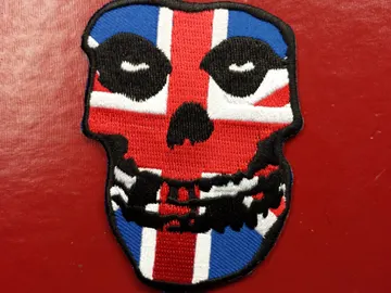 MISFITS…   Embroidered patch  (thrash punk)    U.S.A    (1776)