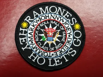 RAMONES…   Embroidered Patch   (Punk Rock)   U.S.A   1800