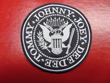 THE RAMONES… Embroidered Patch  (punk rock)    U.S.A   2536