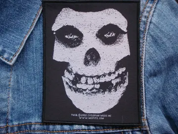 MISFITS…  Official Woven Patch  (punk rock)    U.S.A   (1671)