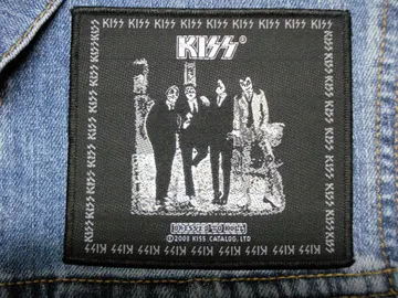 KISS…  Official Woven Patch  (hard rock)    U.S.A   (2912)