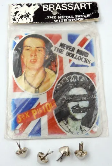 Sex Pistols - 'God Save the Queen' Brassart Metal Patch